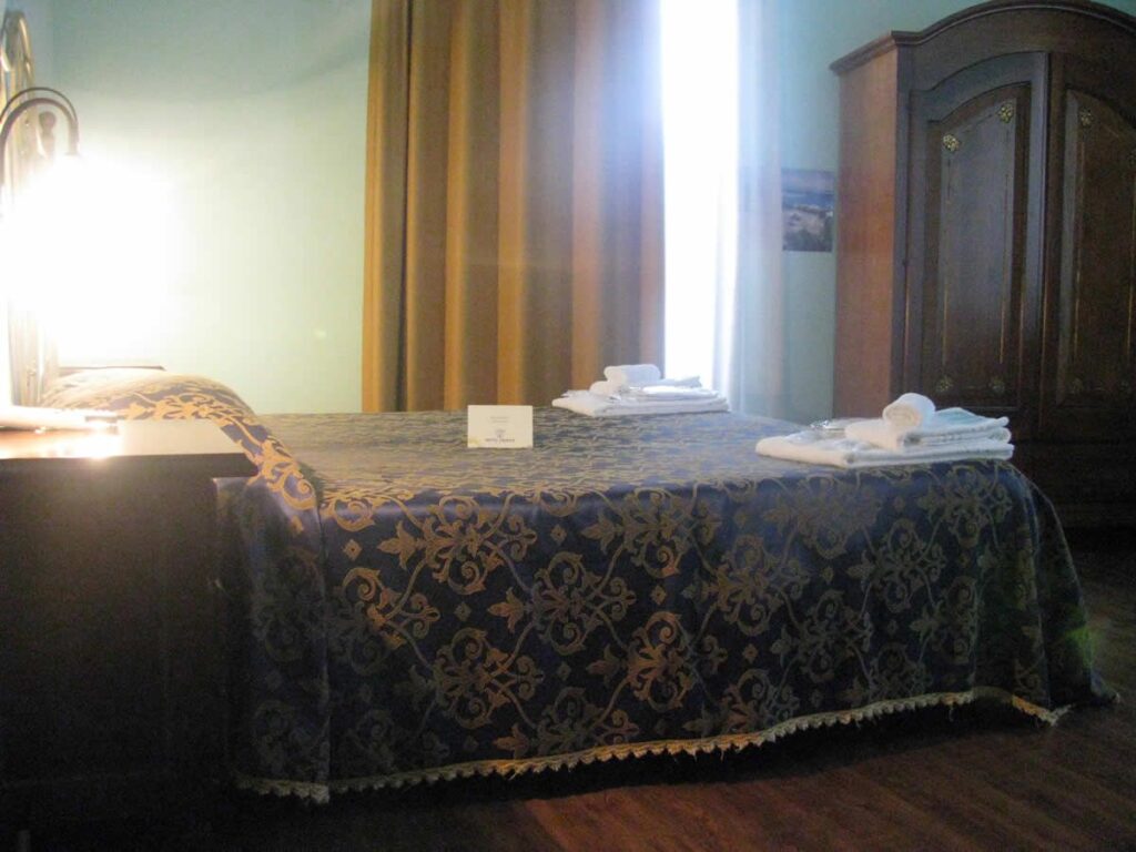 HOTEL CROCUS – HOTEL CROCUS